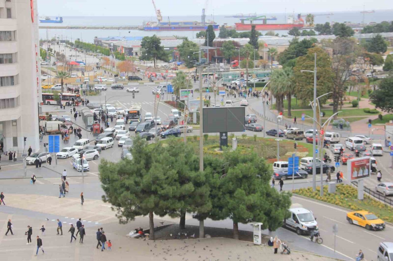 SAMSUN’DA TRAFİĞE KAYITLI MOTORLU KARA TAŞITI SAYISI 532 BİN 670 OLDU.