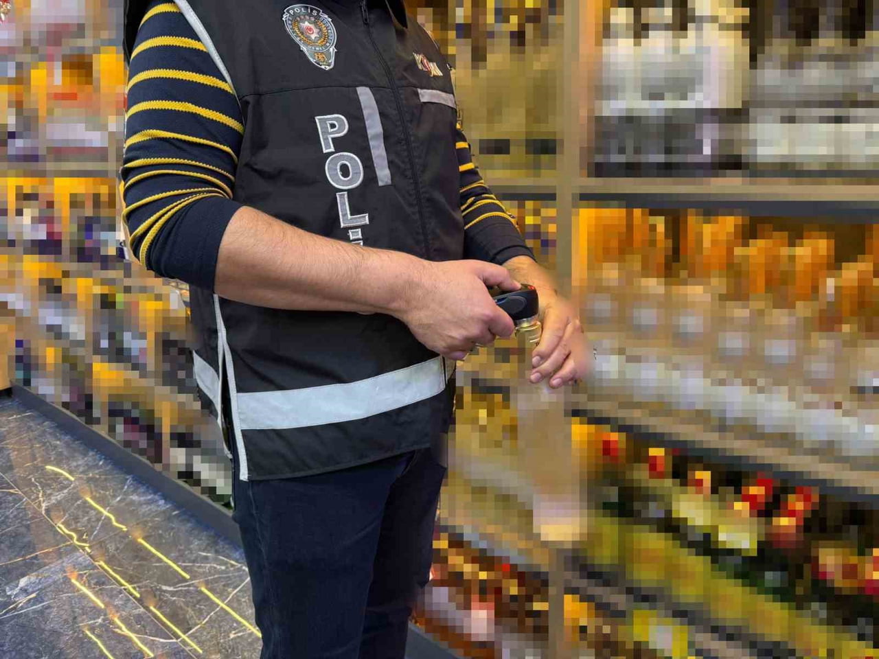 SAMSUN’DA YAKLAŞAN YILBAŞI ÖNCESİNDE KAÇAK VE SAHTE ALKOLLÜ İÇKİ SATIŞININ ÖNLENMESİNE YÖNELİK...