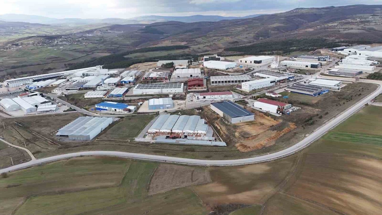 SAMSUN KAVAK ORGANİZE SANAYİ BÖLGESİ (OSB) YÜZDE 90 DOLULUK ORANINA ULAŞARAK BİN 350 KİŞİYE...