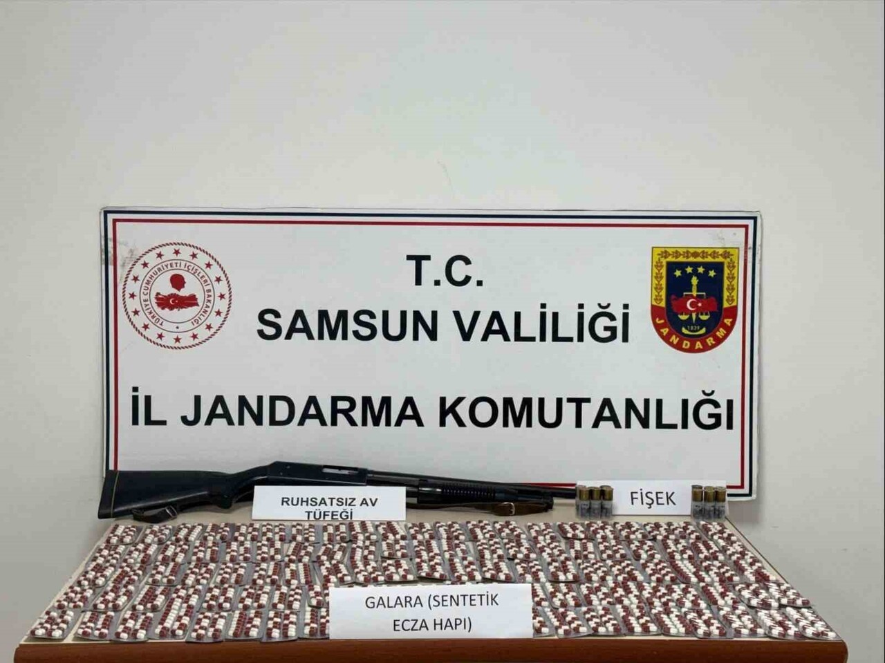 SAMSUN’UN KAVAK İLÇESİNDE JANDARMA EKİPLERİNCE UYUŞTURUCU VE UYARICI MADDE TİCARETİNİN ÖNLENMESİNE...