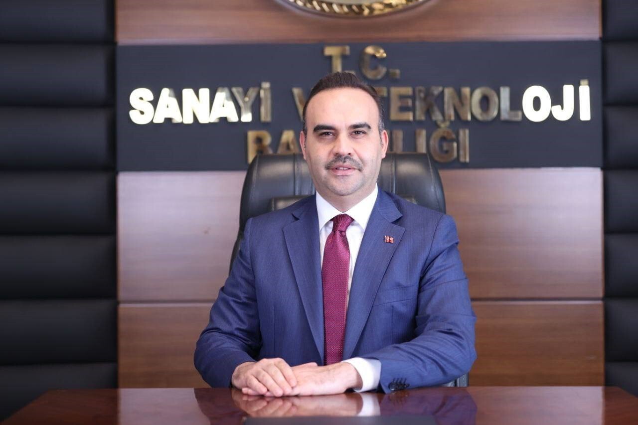 SANAYİ VE TEKNOLOJİ BAKANI MEHMET FATİH KACIR, "NESİLDEN NESİLE AKTARILAN USTALIK GELENEĞİNİ...