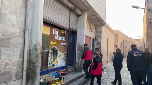 Şanlıurfa’da bakkal dükkanında yapılan denetimlerde şoke eden görüntüler