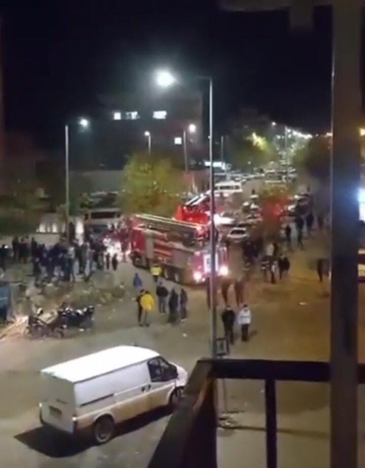 ŞANLIURFA’NIN SİVEREK İLÇESİNDE BİR APARTMANDA ÇIKAN YANGINDA 9 KİŞİ DUMANDAN...