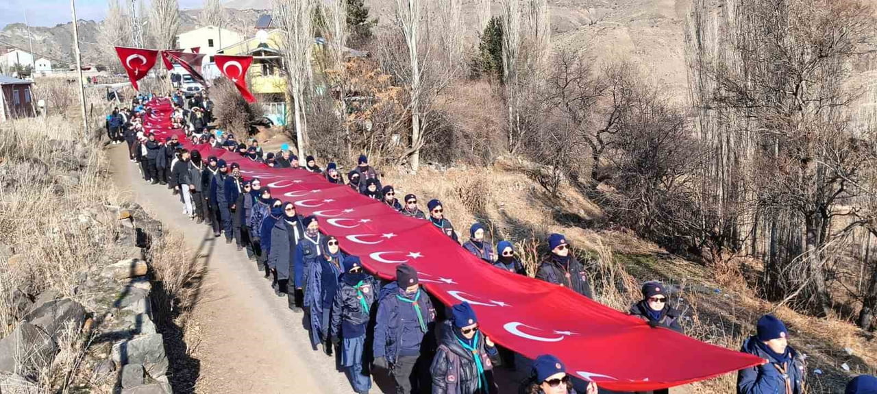SARIKAMIŞ HAREKÂTI'NIN 111. YILI ANMA PROGRAMI YOĞUN BİR KATILIMLA GERÇEKLEŞTİRİLDİ.