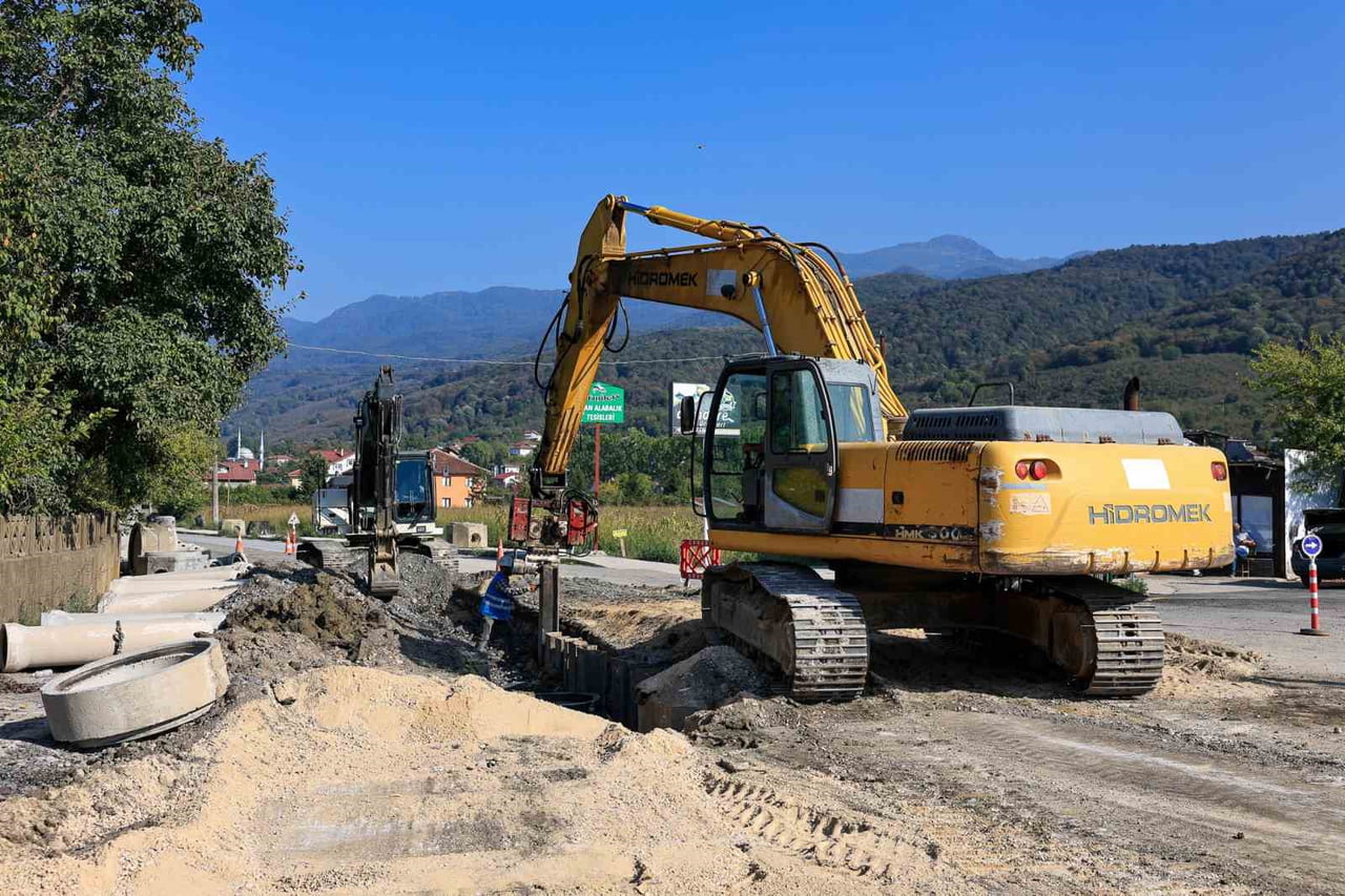 SASKİ, AKYAZI’DA 5 MAHALLEYİ İÇİNE ALAN ALTYAPI PROJESİNİ PLANLANAN TARİHTEN ÖNCE TAMAMLADI....