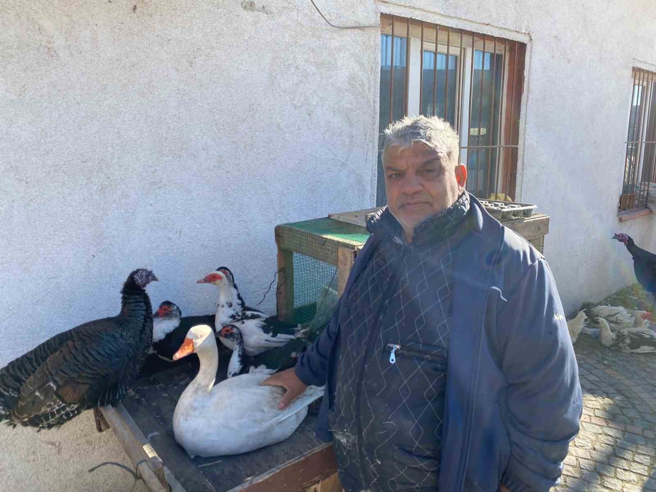 SATICI EROL GÜMÜŞLER, YENİ YIL ÖNCESİ UMUTLA HAZIRLIK YAPTIKLARINI ANCAK BEKLENEN HAREKETLİLİĞİN...