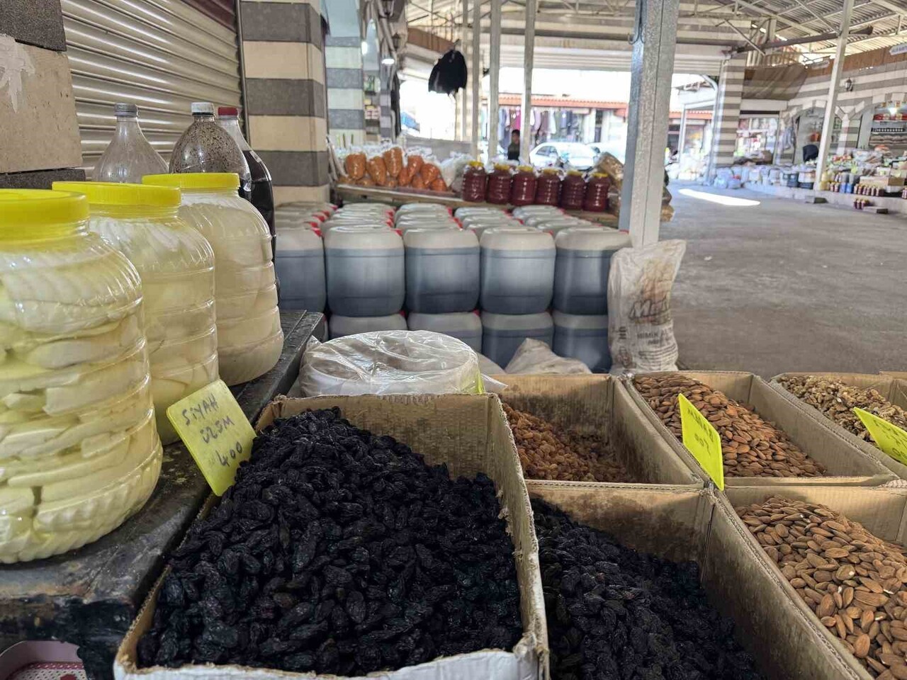 SEBZE, MEYVE VE DOĞAL ORGANİK ÜRÜNLERİN YETİŞTİRİLDİĞİ DİYARBAKIR'IN ÇERMİK İLÇESİ AYNI ZAMANDA...