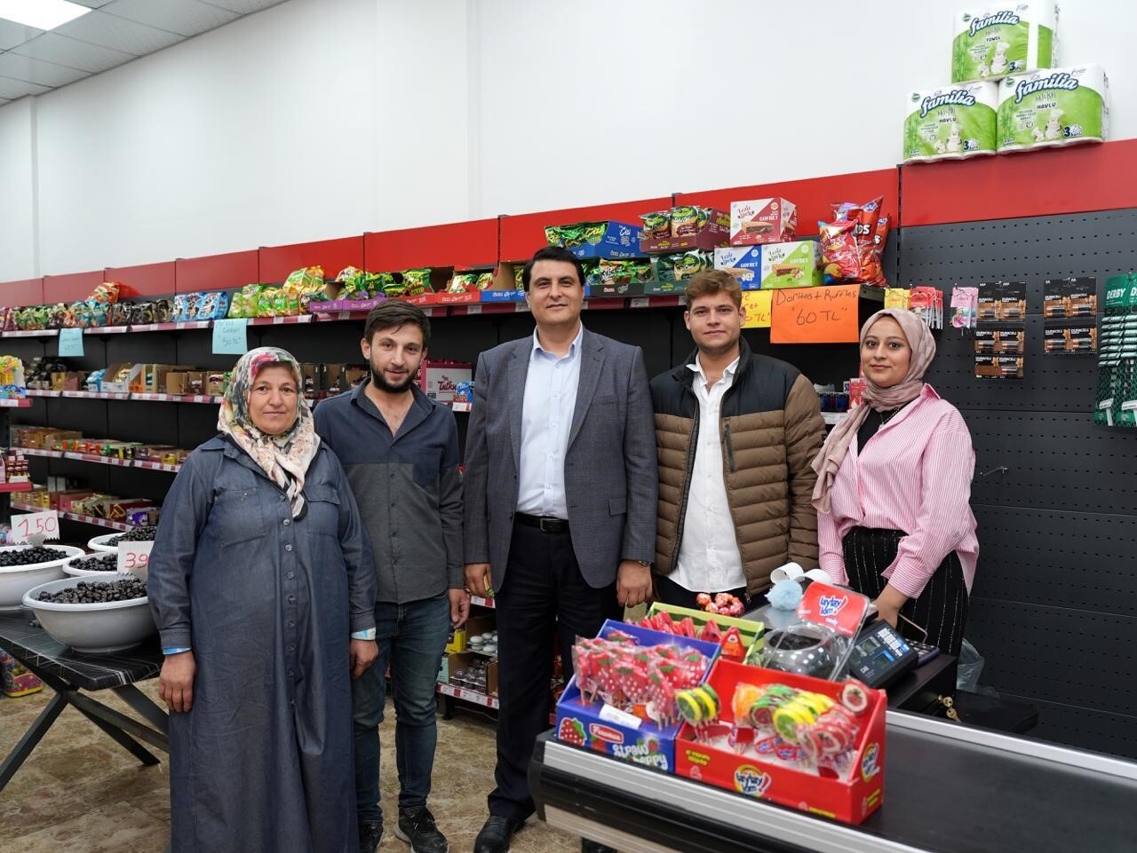 ŞEHİTKAMİL BELEDİYE BAŞKANI UMUT YILMAZ, KUZEYŞEHİR MAHALLESİ’NDE VATANDAŞLARLA BİR ARAYA GELDİ....