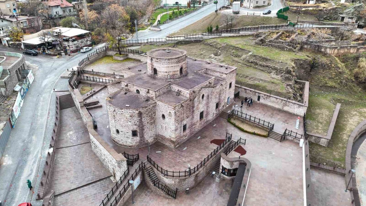 SELÇUKLU İLÇE BELEDİYESİ TARAFINDAN KONYA TURİZMİNE KAZANDIRILAN TARİHİ SİLLE MAHALLESİ VE...