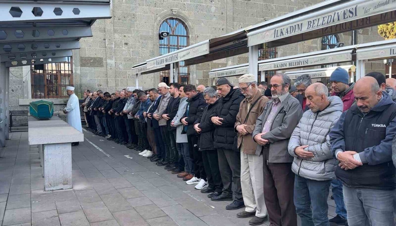 SERDAR KIYAK İÇİN BÜYÜK CAMİ'DE TÖREN DÜZENLENDİ