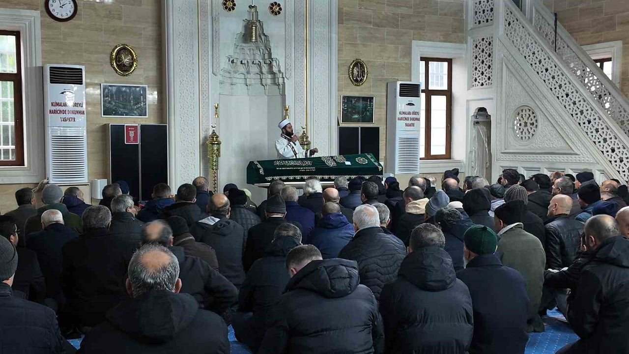 SERVİS KAZASINDA HAYATINI KAYBEDEN ŞOFÖR, SON YOLCULUĞUNA UĞURLANDI