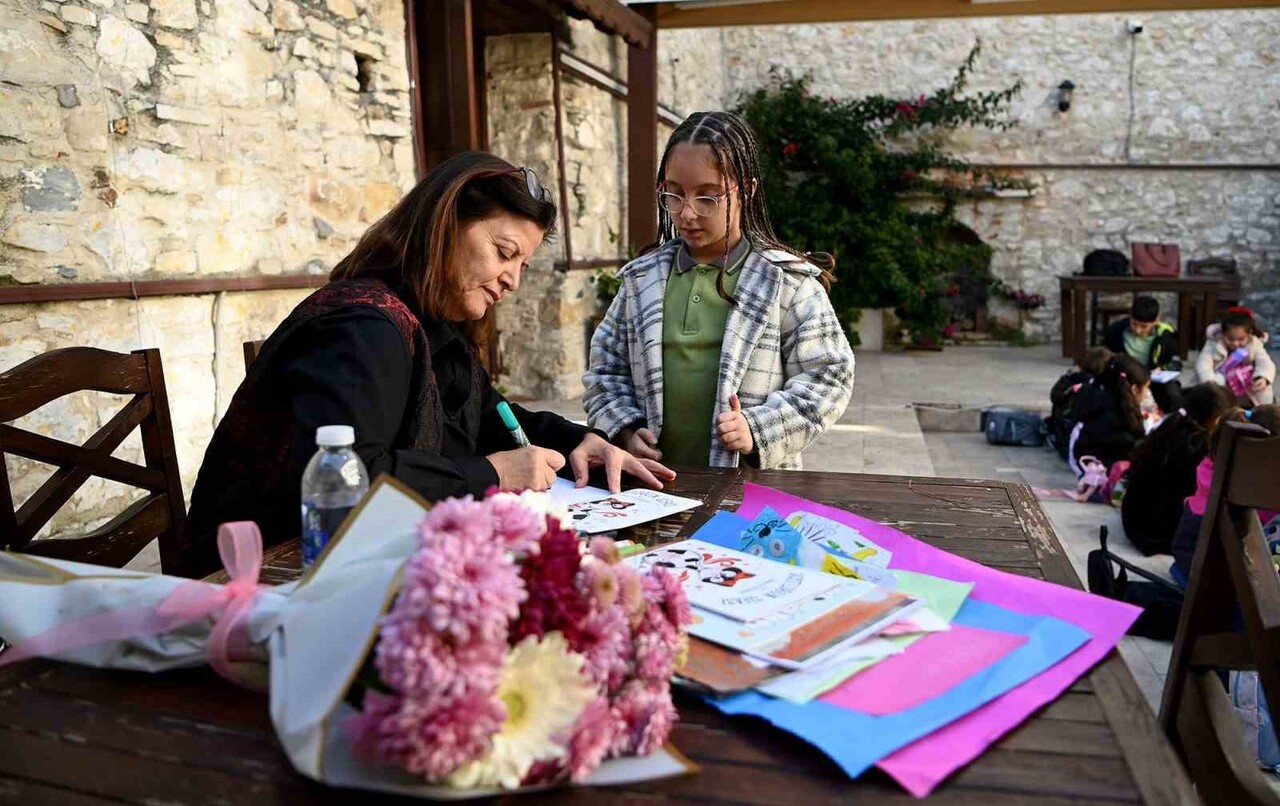 SEYAKMER'DE ÇOCUKLARA HEM KİTAP HEM HAYVAN SEVGİSİ AŞILANDI