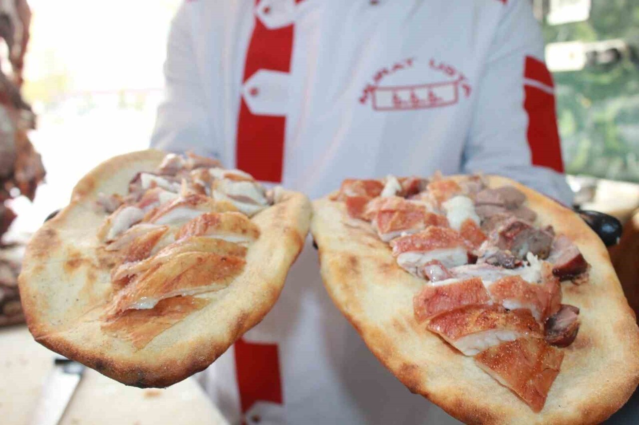 SİİRT!TE GECE 01.00’DE İŞLEMİNE BAŞLANAN BÜRYAN, 04. 30’DA SERVİS EDİLEREK GÜNLÜK 1 TON...