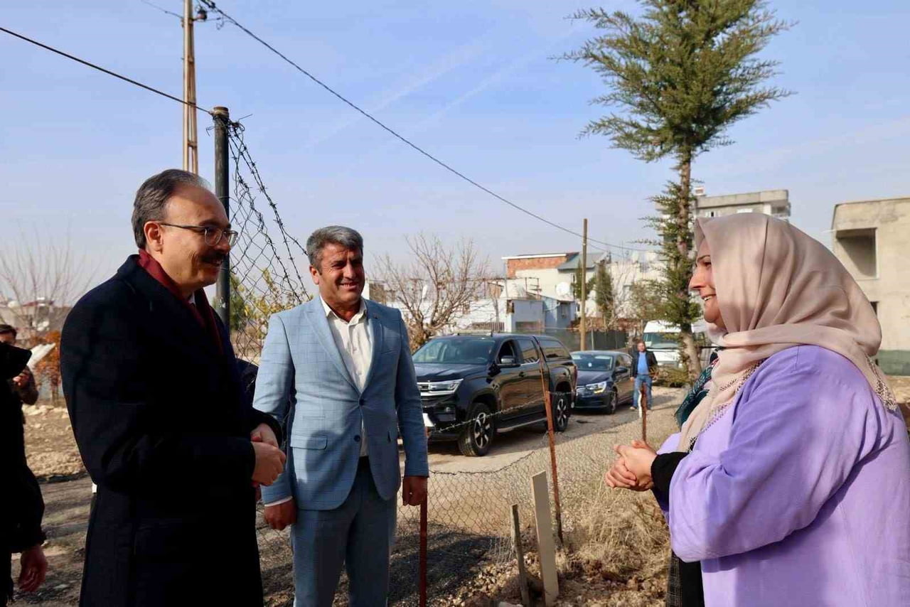SİİRT VALİSİ VE BELEDİYE BAŞKAN VEKİLİ DR. KEMAL KIZILKAYA, DOĞAN MAHALLESİ ŞAVURAN BÖLGESİNDE...