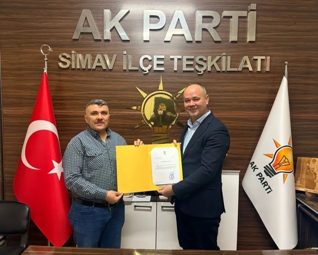 SİMAV MURADINLAR MAHALLESİ AK PARTİ BAŞKANLIĞI'NA VOLKAN KIRBIYIK ATANDI (SOLDA) SAĞDA, İLÇE...