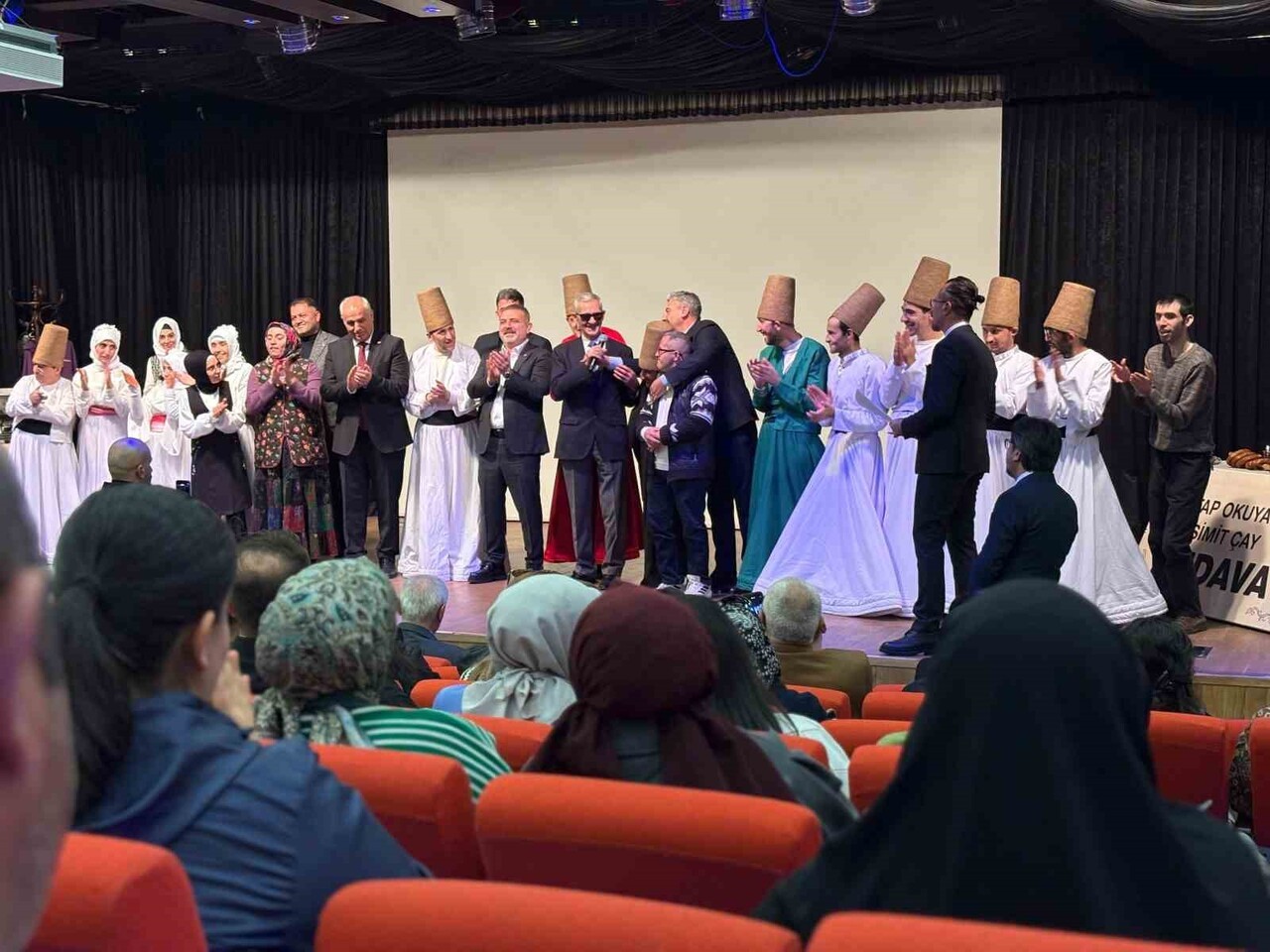 SİNCAN BELEDİYESİ ‘UMUDUN KANATLARI’ ÖZEL EĞİTİM GRUBU İLE GERÇEKLEŞTİRİLEN TİYATRO OYUNUYLA 3...