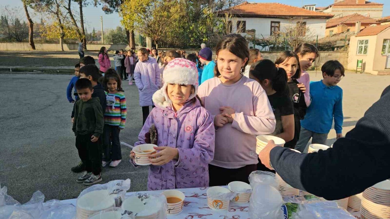 SINDIRGI’DA YERLİ MALI HAFTASI TARHANA VE KEŞKEKLE ŞENLENDİ