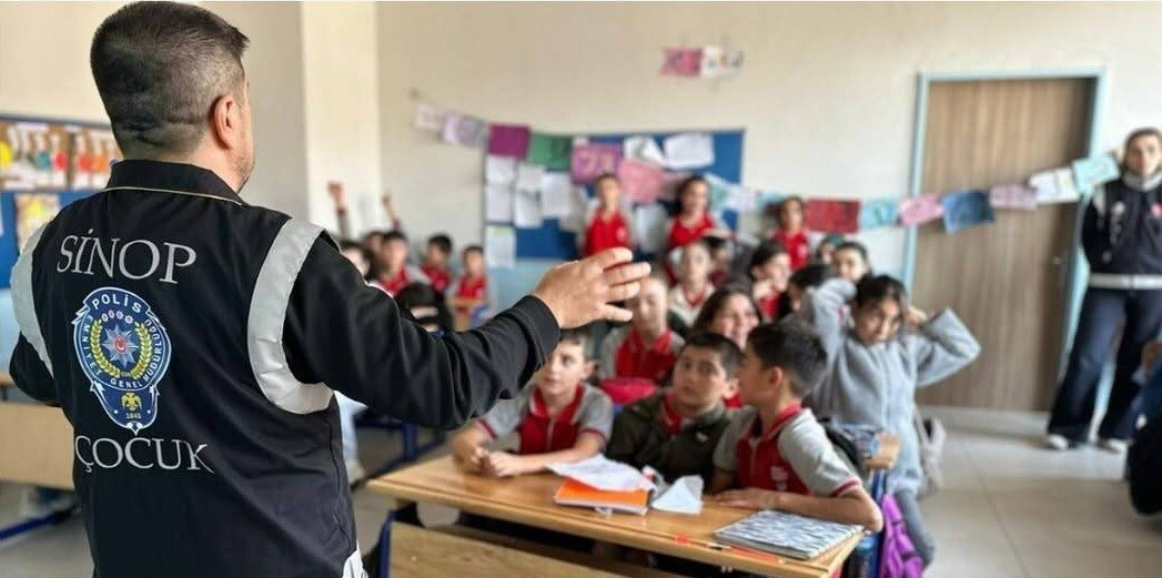 SİNOP İL EMNİYET MÜDÜRLÜĞÜ, ÇOCUK ŞUBE MÜDÜRLÜĞÜ EKİPLERİ, BOYABAT VE SARAYDÜZÜ OKULLARINDAKİ...