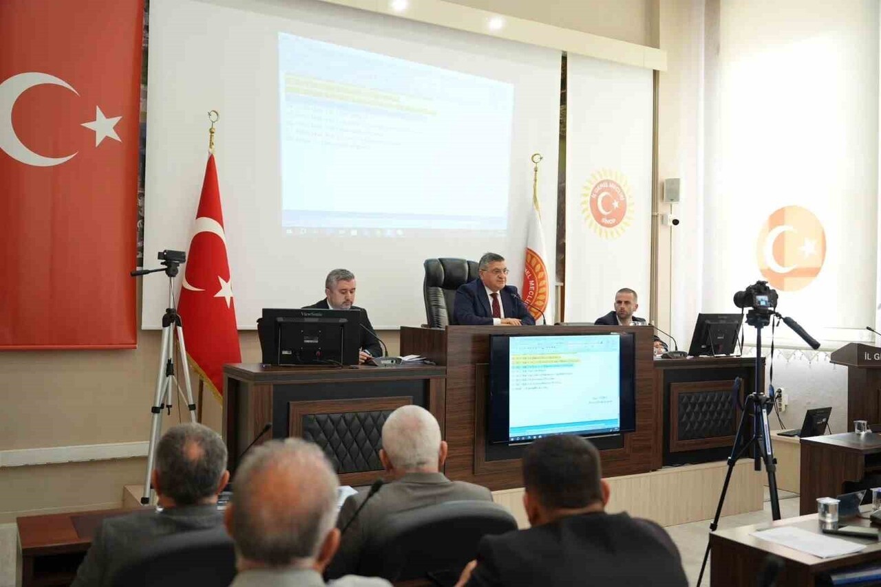 SİNOP İL GENEL MECLİSİ’NİN KASIM AYI BÜTÇE TOPLANTISINDA, 2026 YILI BÜTÇESİ OY BİRLİĞİYLE KABUL...