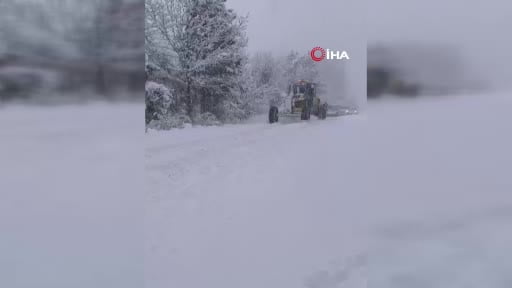 Sinop’ta yoğun kar yağışı: 34 köy yolu ulaşıma kapandı