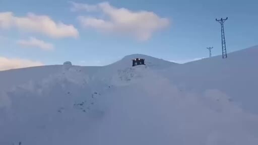 Şırnak'ta kar esareti: Ekipler eksi 20 derecede çalışıyor