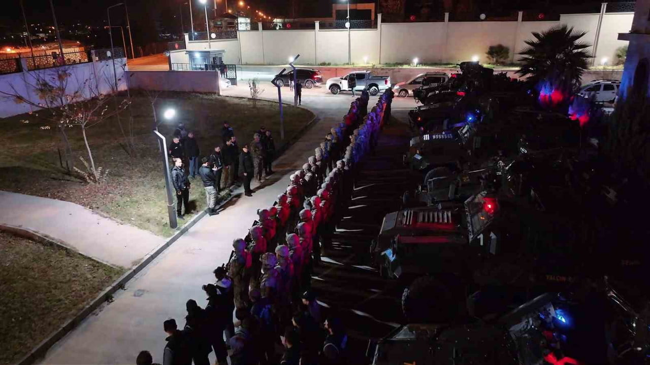 ŞIRNAK İL GENELİNDE YENİ YILIN HUZUR VE GÜVEN ORTAMI İÇERİSİNDE GEÇİRİLMESİ AMACIYLA GÜVENLİK...