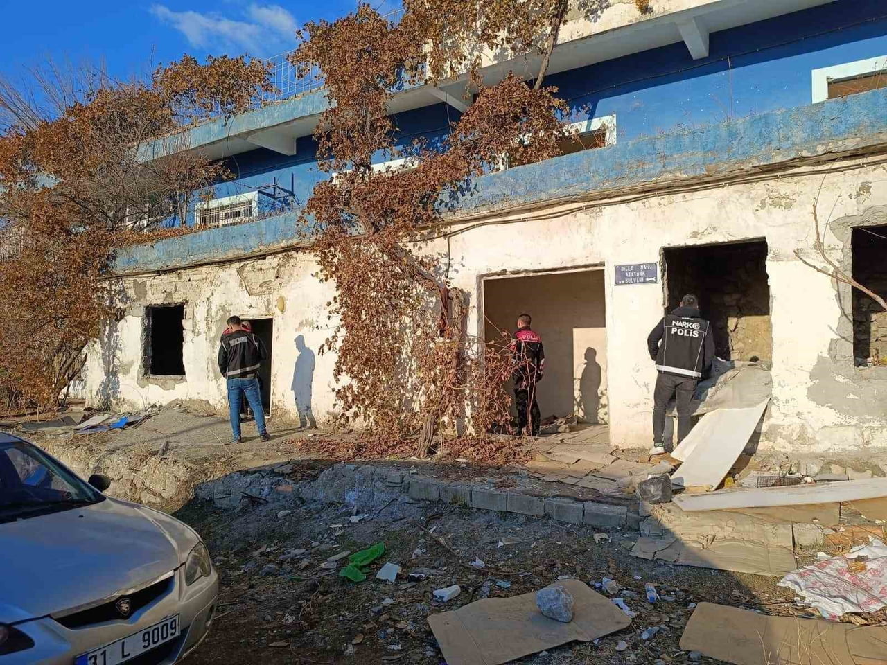ŞIRNAK’TA GERÇEKLEŞTİRİLEN NARKO-ALAN UYGULAMALARI KAPSAMINDA, GENÇLERİ VE ÇOCUKLARI UYUŞTURUCU...