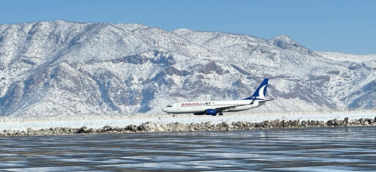 ŞIRNAK’TA YOĞUN KAR YAĞIŞI VE OLUMSUZ HAVA KOŞULLARI NEDENİ İLE DÜN UÇUŞLARA KAPATILAN ŞIRNAK...