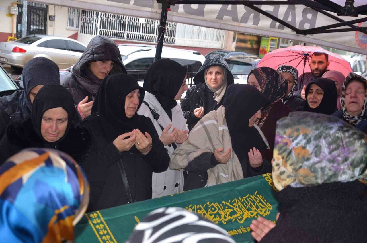 SİVAS’IN DİVRİĞİ İLÇESİNDE MADEN SAHASINDA MEYDANA GELEN GÖÇÜKTE TOPRAK ALTINDA KALAN ŞANTİYE...