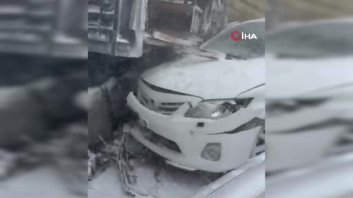 Sivas’ta zincirleme trafik kazası: 4 yaralı