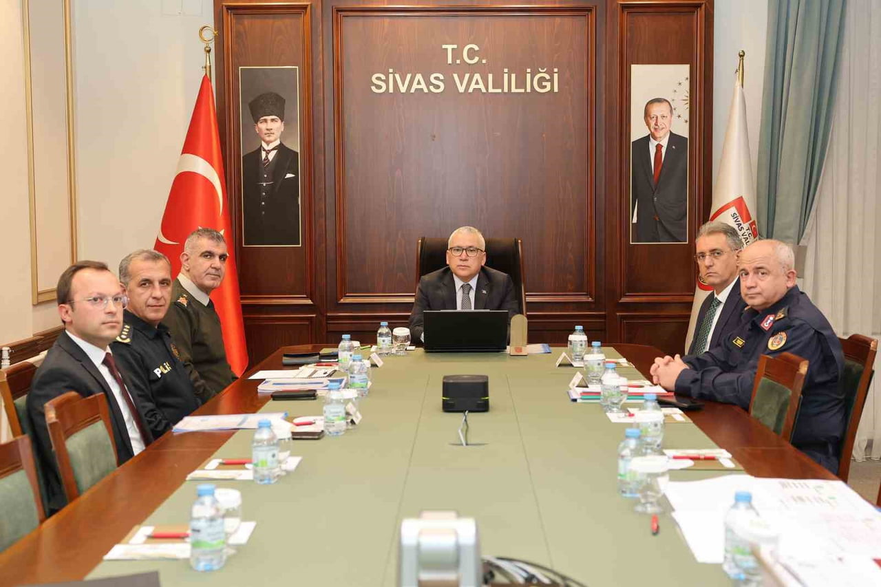 SİVAS VALİLİĞİ TARAFINDAN, ŞEHİRDE GÜVENLİK VE KAMU DÜZENİNİN SAĞLANMASINA YÖNELİK ÇALIŞMALAR...