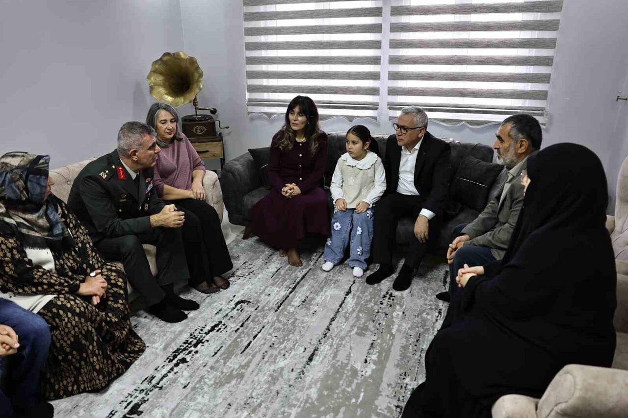 SİVAS VALİSİ YILMAZ ŞİMŞEK, 7 YAŞINDAKİ ASKER ÇOCUĞUNUN MEKTUBUNA DUYARSIZ KALMADI, MİNİK GÖKÇE’Yİ...