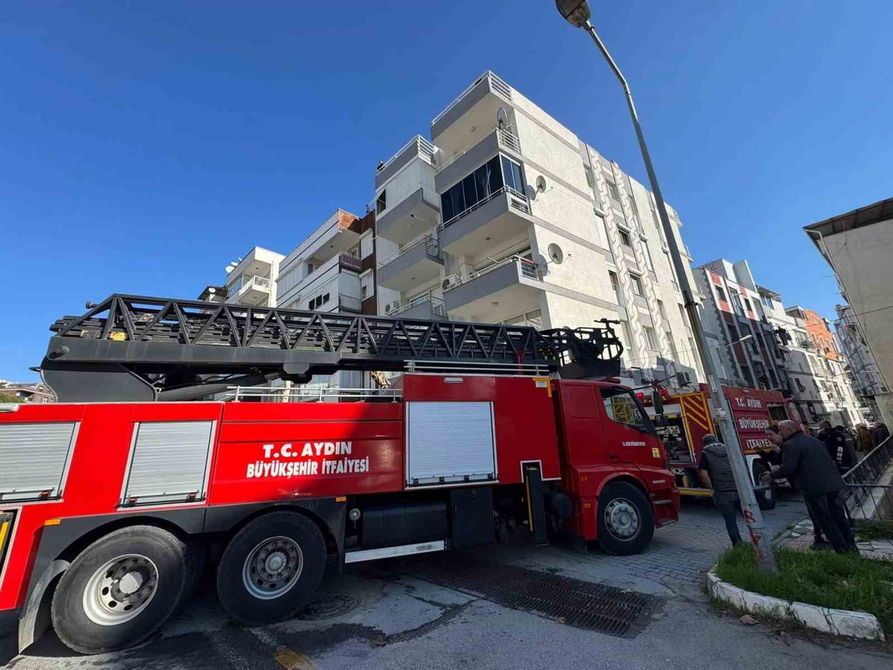 SÖEKDE BİR EVDE YANGIN KORKUTTU