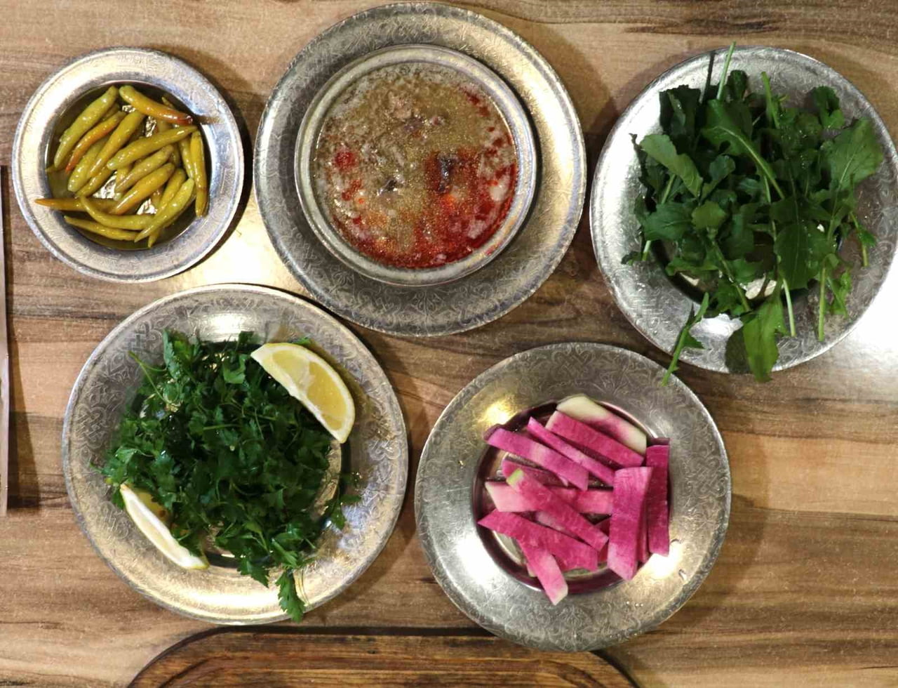 SOĞUK HAVALARIN ETKİSİNİ ARTIRMASIYLA BİRLİKTE, KAHRAMANMARAŞ'A ÖZGÜ MARAŞ KELLE PAÇA, KIŞ...