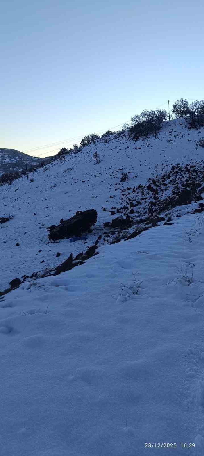 – SOLHAN’DA KAZA: OTOMOBİL ŞARAMPOLE YUVARLANDI