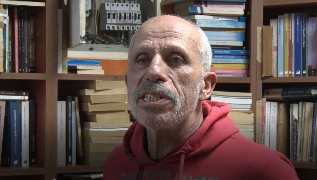 SOSYAL MEDYA HESABINDA ‘KİTAP OKUMAK CAHİLLİKTİR' NOTUYLA PAYLAŞIM YAPAN SAHAF FIRAT ERGENEKON...