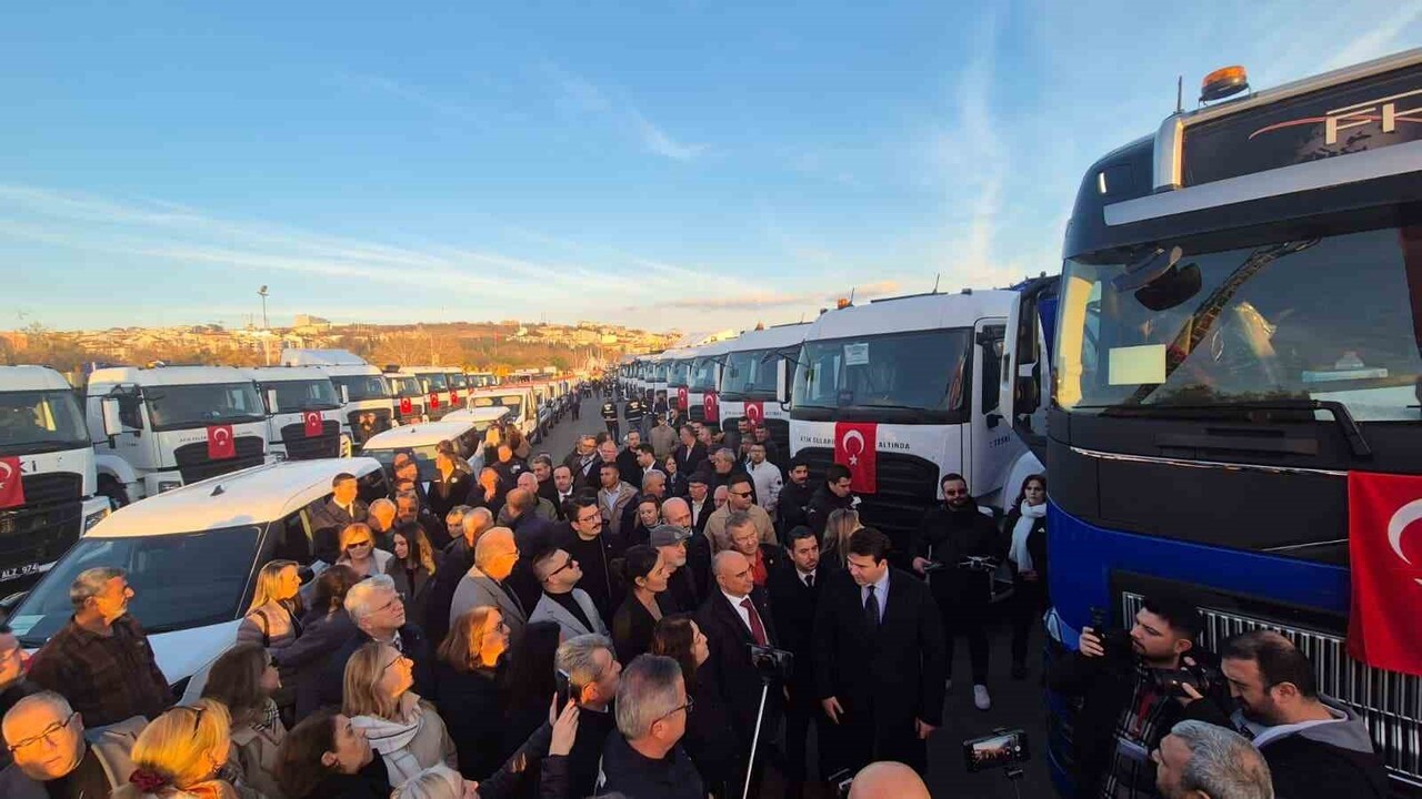 SÜLEYMANPAŞA SAHİL DOLGU ALANI'NDA DÜZENLENEN LANSMANDA, SATIN ALINAN 423 ARAÇTAN 180'İ...
