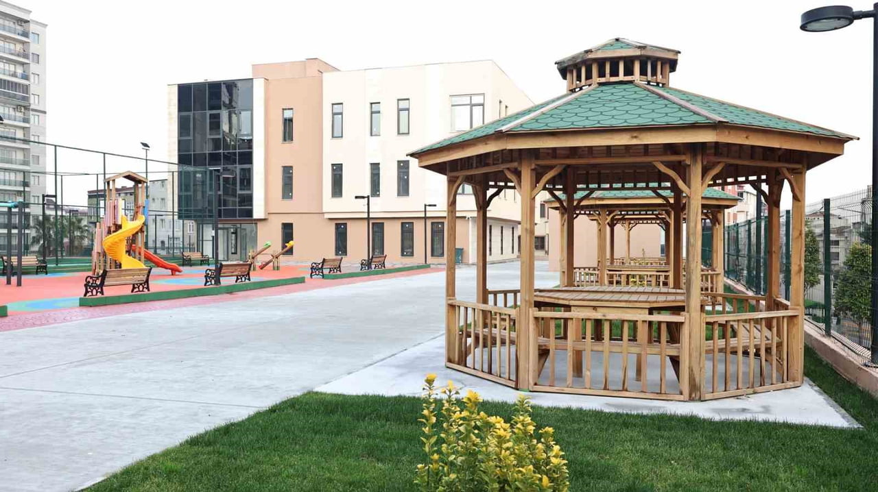 SULTANGAZİ BELEDİYESİ’NİN BU YIL HİZMETE AÇTIĞI 50. YIL MAHALLESİ D CADDESİ ZEMİNALTI OTOPARK...