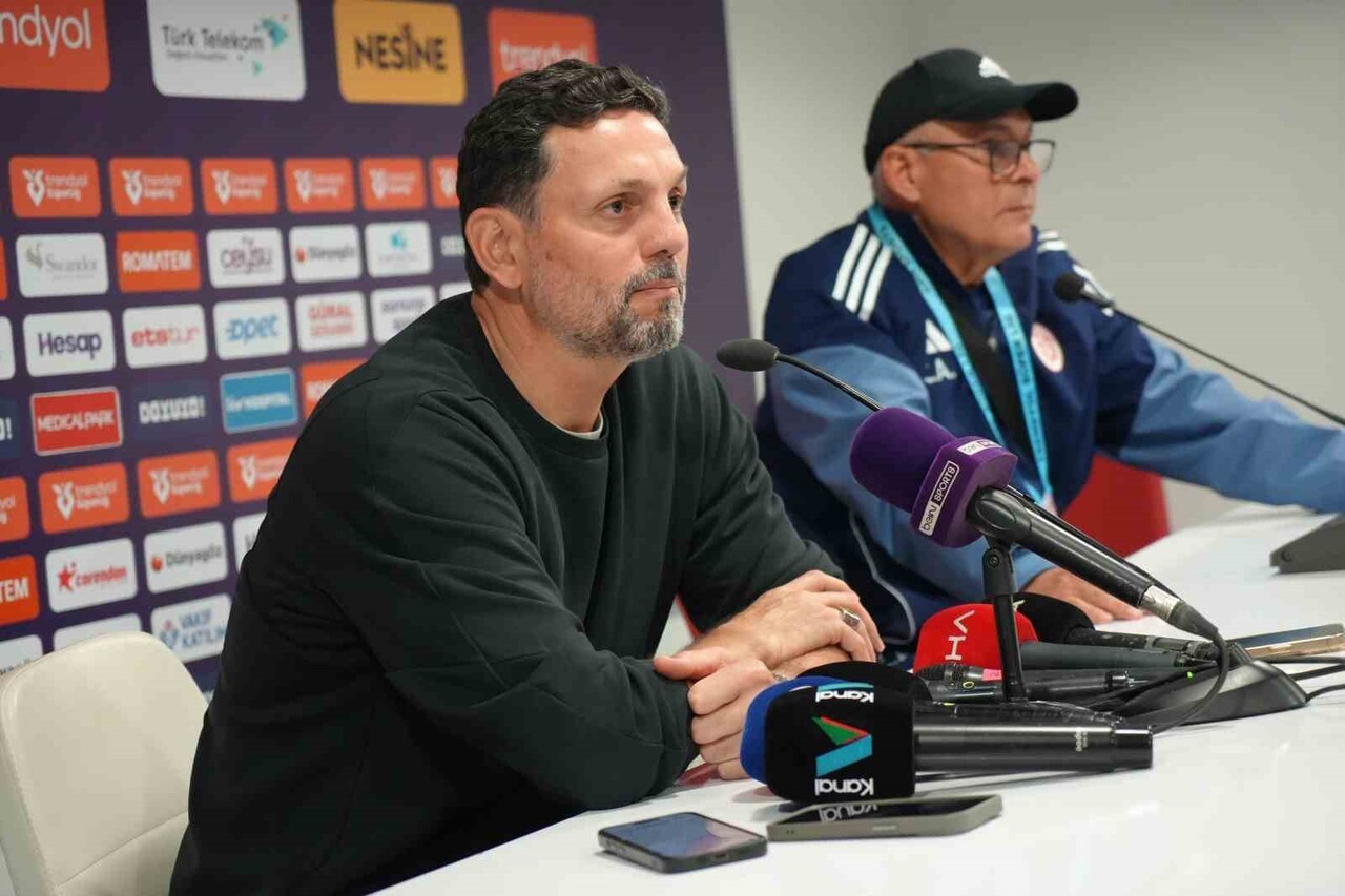 SÜPER LİG'İN 16. HAFTASINDA SAHASINDA GALATASARAY'A 4-1 MAĞLUP OLAN ANTALYASPOR'DA TEKNİK DİREKTÖR...