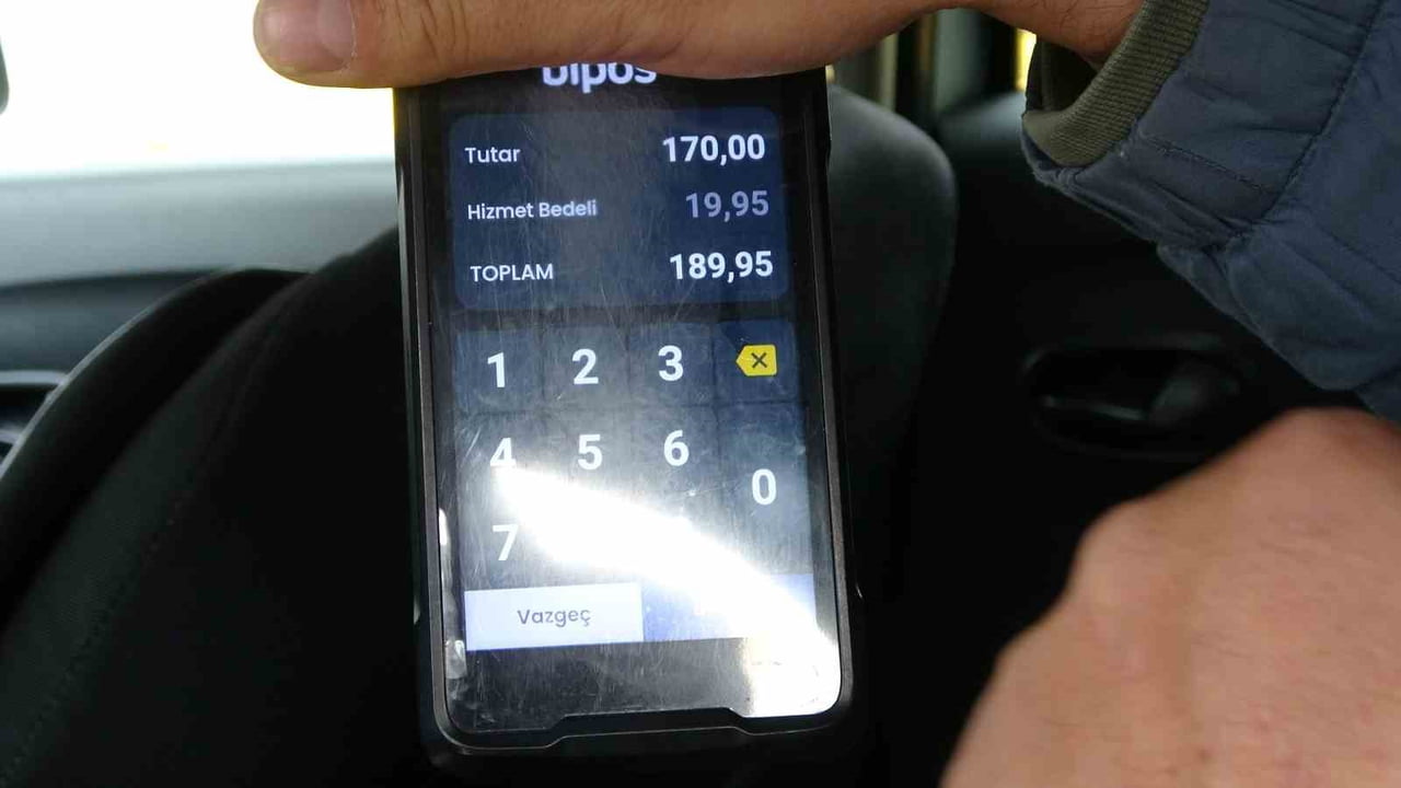 TAKSİLERDE KREDİ KARTIYLA YAPILAN ÖDEMELERDE POS CİHAZLARI ÜZERİNDEN ALINAN "HİZMET BEDELİ"...