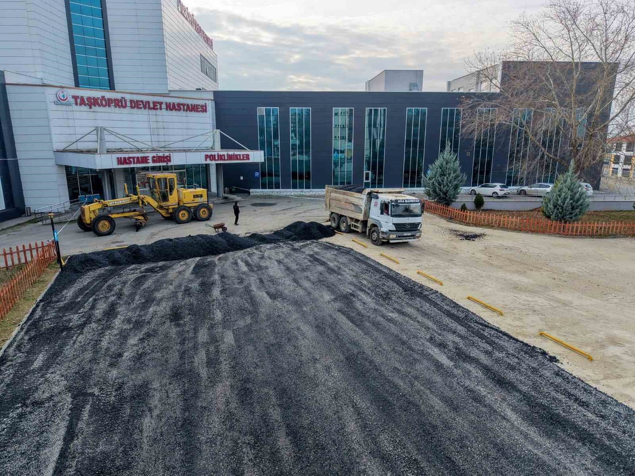 TAŞKÖPRÜ BELEDİYESİ, İLÇE GENELİNDE ULAŞIM KONFORUNU ARTIRMAYA YÖNELİK ÇALIŞMALARINI ARALIKSIZ...