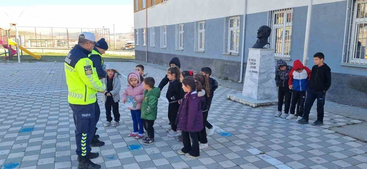 TAVŞANLI’DA ÖĞRENCİLERE TRAFİK EĞİTİMİ