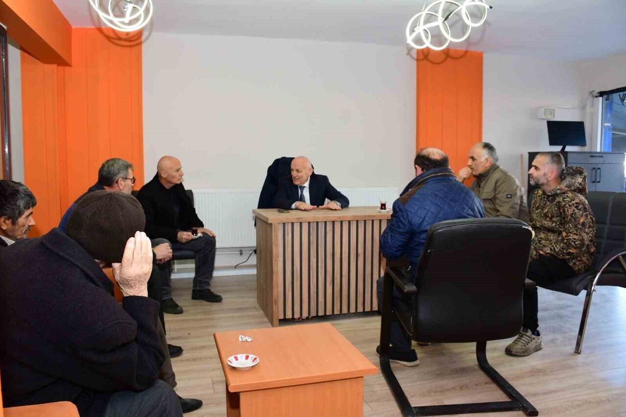 TERME BELEDİYE BAŞKANI ŞENOL KUL, BELEDİYE BÜNYESİNDE HİZMET VEREN ÇÖZÜM MERKEZİ’Nİ ZİYARET EDEREK...