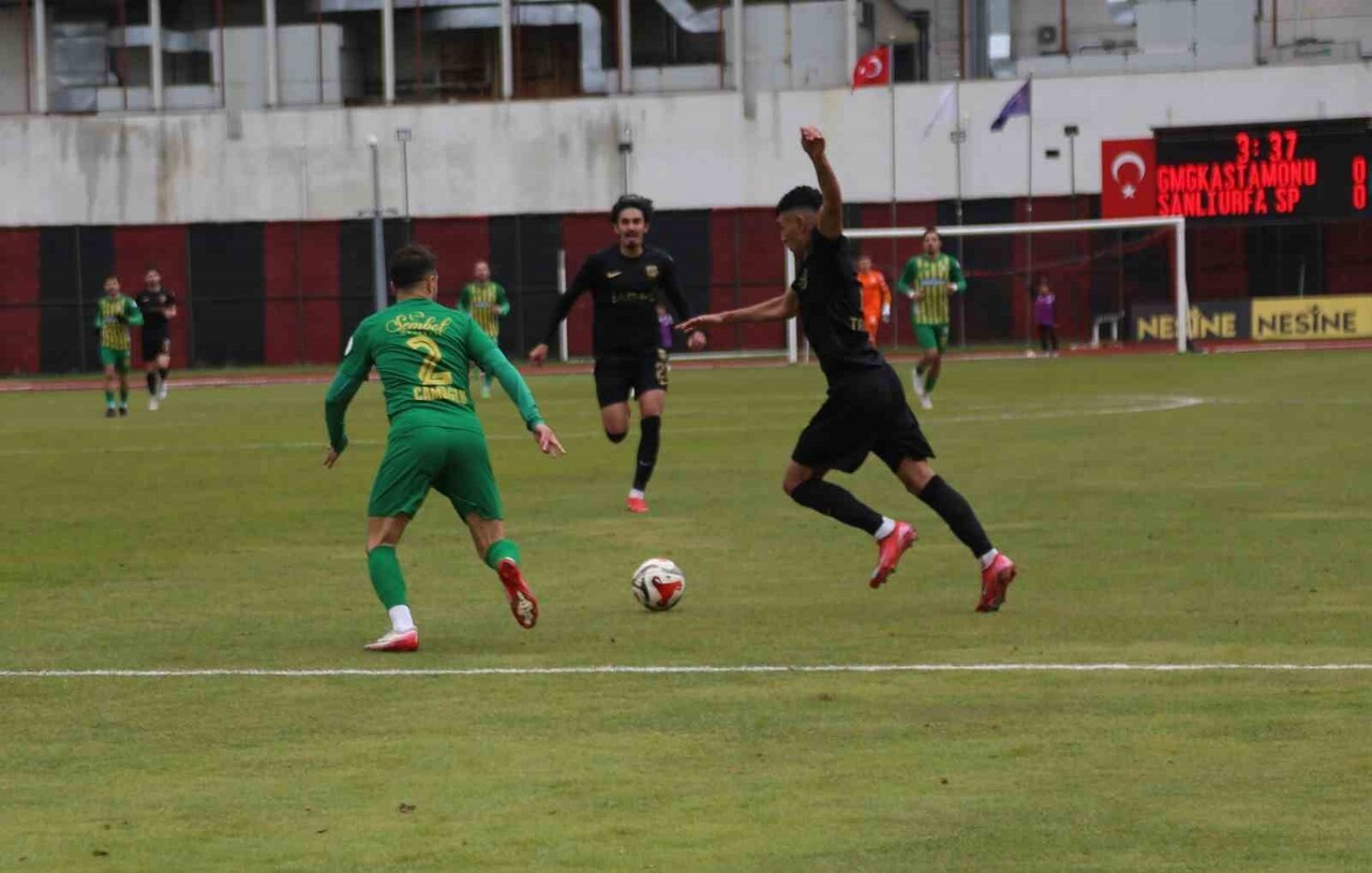 TFF 2. LİG BEYAZ GRUP'UN 17. HAFTA MÜCADELESİNDE KASTAMONUSPOR EVİNDE KONUK ETTİĞİ ŞANLIURFASPOR’A...