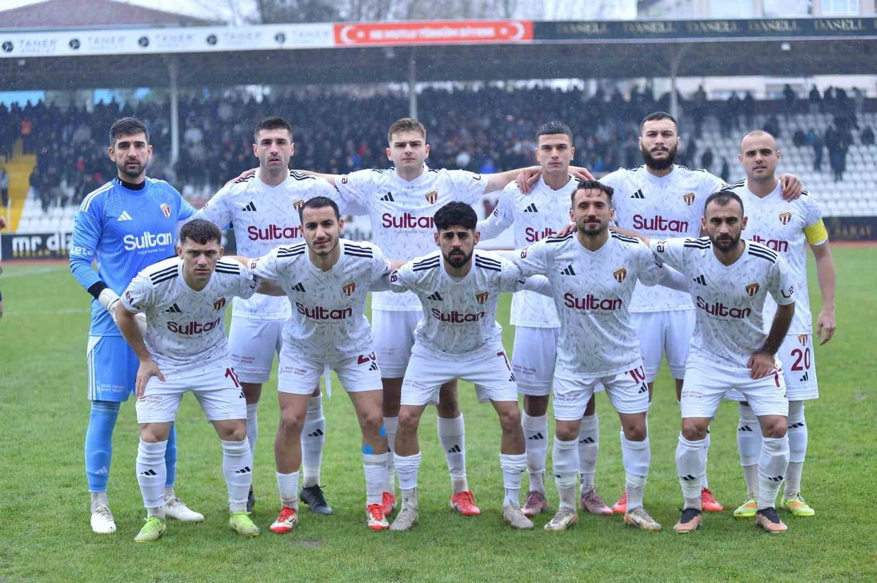 TFF 2. LİG BEYAZ GRUP 19. HAFTASINDA İNEGÖLSPOR SAHASINDA KARŞILAŞTIĞI ALTINORDU'YU 3-1 MAĞLUP...