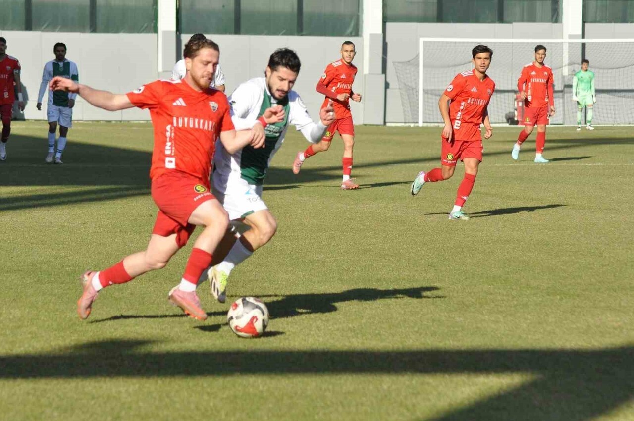 TFF 2. LİG KIRMIZI GRUP 16. HAFTA KARŞILAŞMASINDA SOMASPOR KENDİ EVİNDE LİGİN İDDİALI EKİPLERİNDEN...