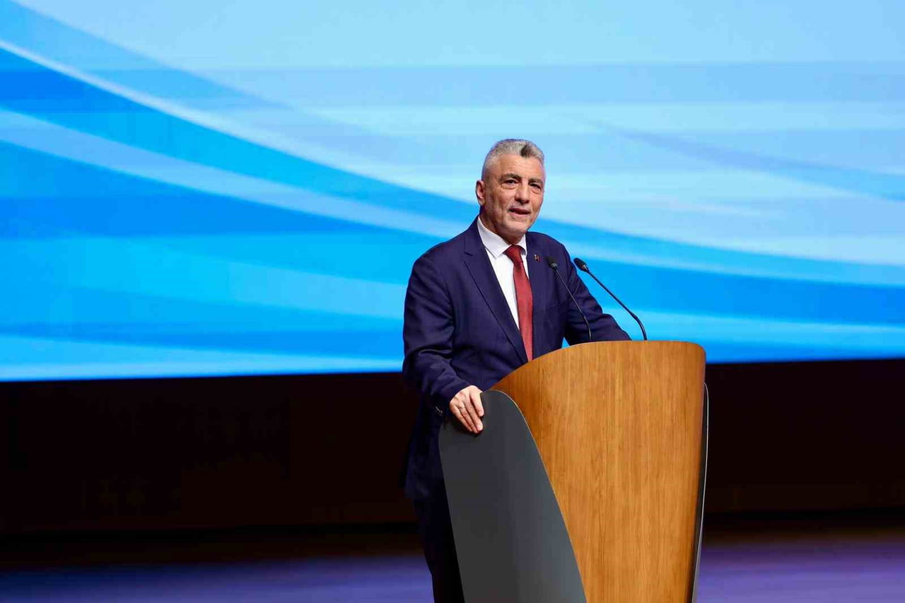 TİCARET BAKANI ÖMER BOLAT, BAKÜ'DE GERÇEKLEŞTİRİLEN 2. TÜRKİYE-AZERBAYCAN YATIRIM FORUMU'NUN...