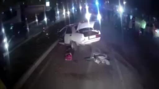 Tırla çarpışan Tofaş ikiye bölündü