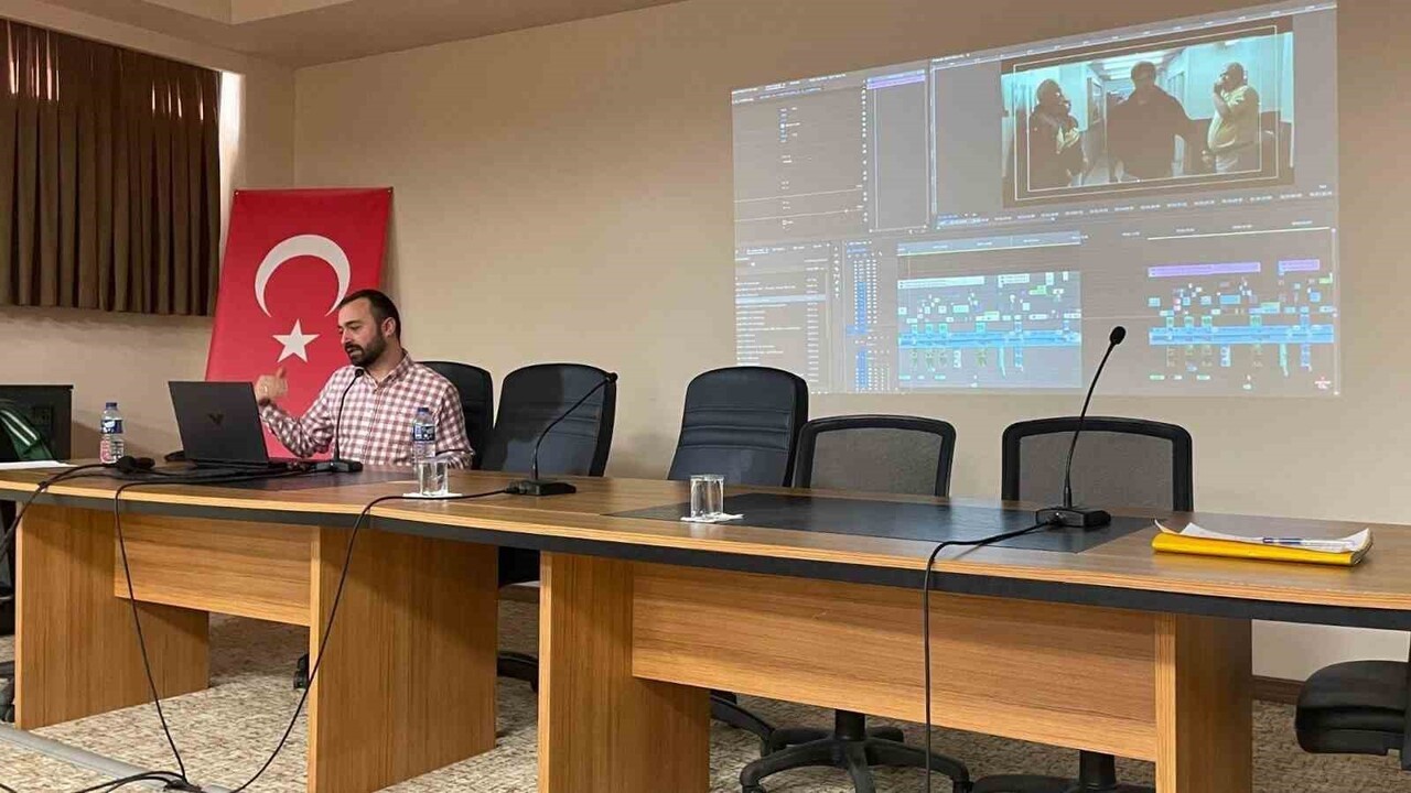 TOBB TB MYO KONFERANS SALONU’NDA DÜZENLENEN EĞİTİME ÖĞRENCİLER YOĞUN İLGİ GÖSTERDİ. EĞİTİMDE KURGU...