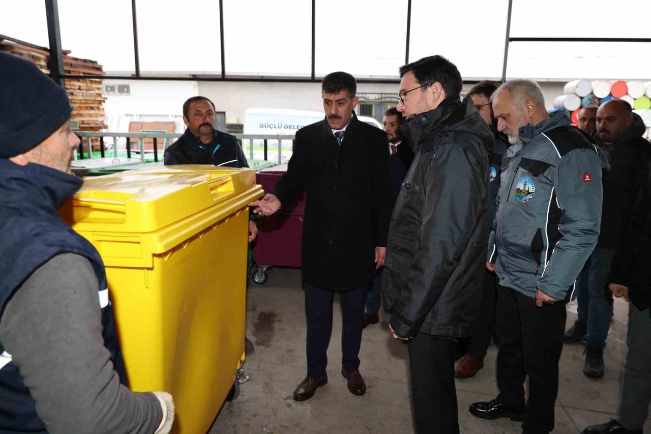 TOKAT BELEDİYE BAŞKANI MEHMET KEMAL YAZICIOĞLU, DAYANIKLILIK TESTİNDEN GEÇEN YENİ ÇÖP...